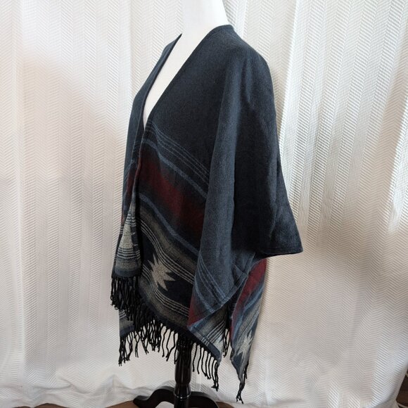 Charlie Paige Cape Navy Fringe Cozy Woven Wrap Shawl Southwestern Aztec NWT - Picture 2 of 12